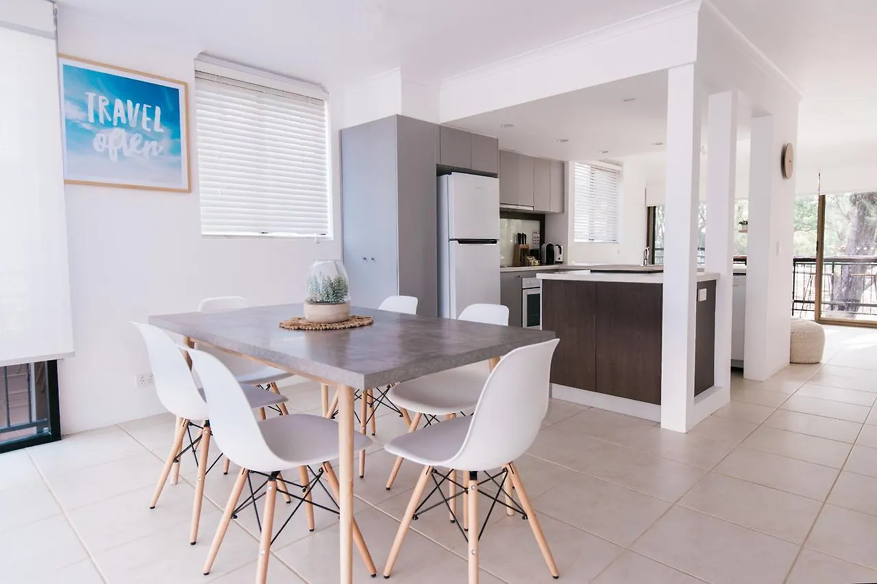 Unit 4 Weyba Lodge Noosa