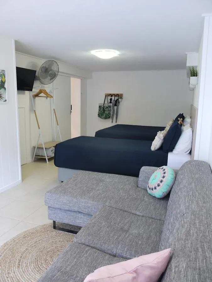 Unit 4 Weyba Lodge Noosa